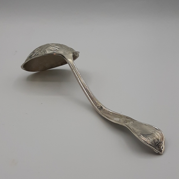 VTG R.C. CO Silver Plate Serving Gravy Ladle Rose Flower Embossed Pattern - Picture 4 of 7